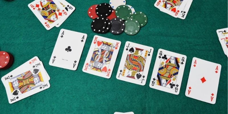 Biết flush pocker là gì để cược đúng lúc và thắng đậm.